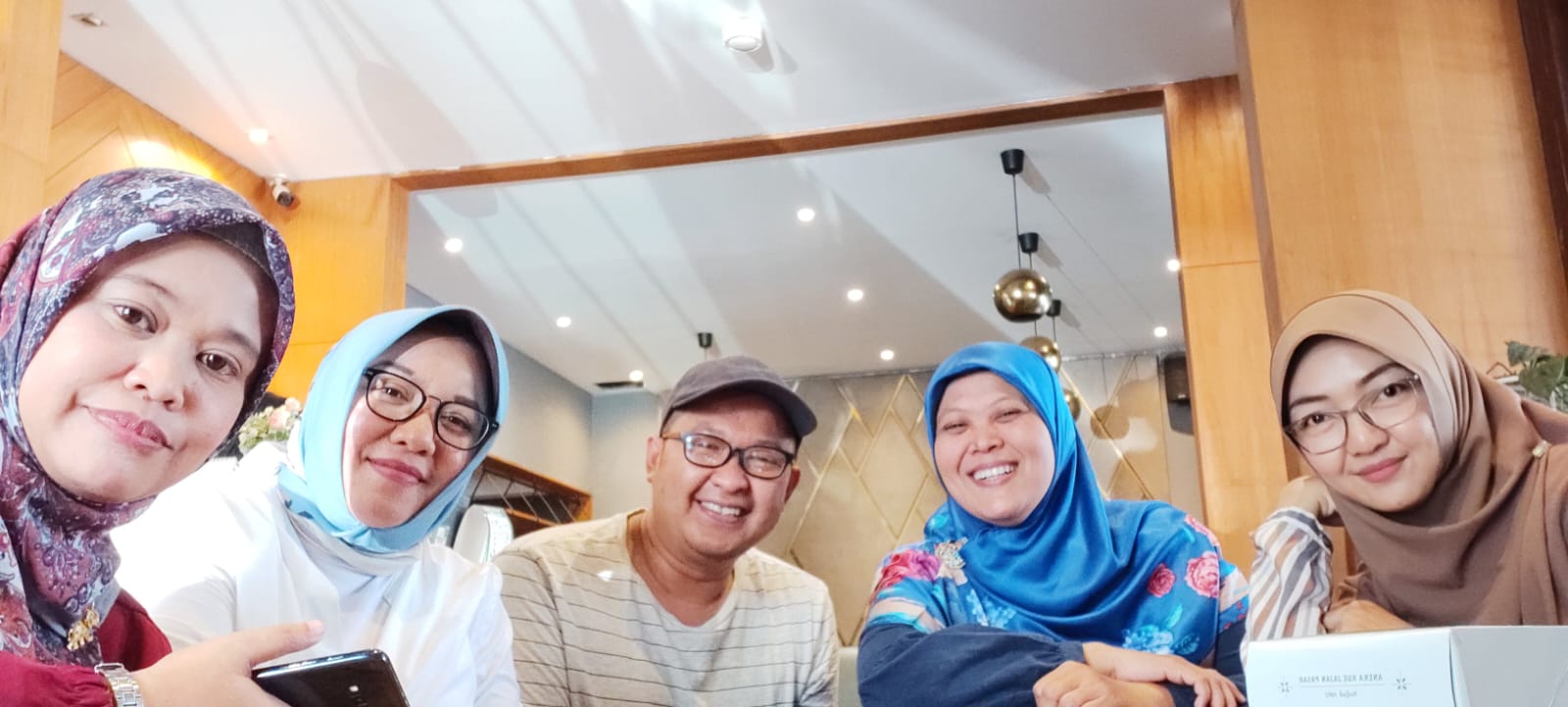 Belum ada keterangan foto