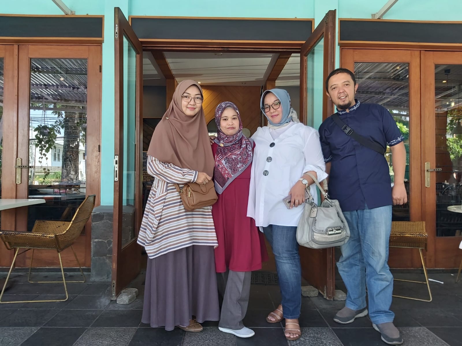 Belum ada keterangan foto