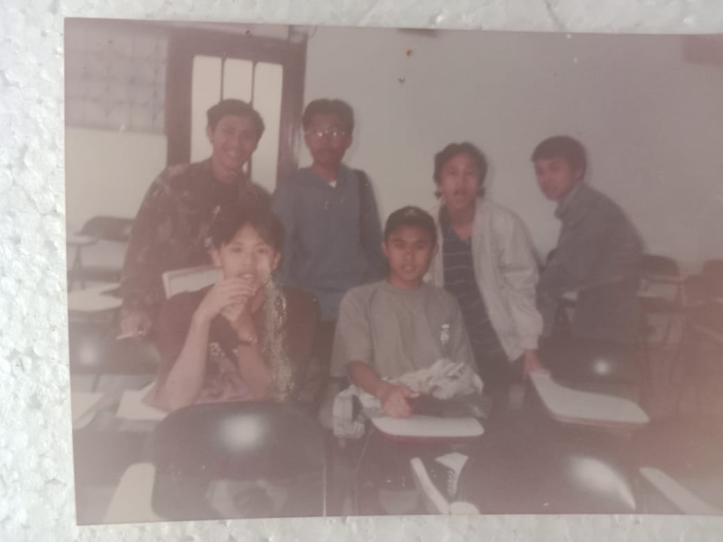 Belum ada keterangan foto