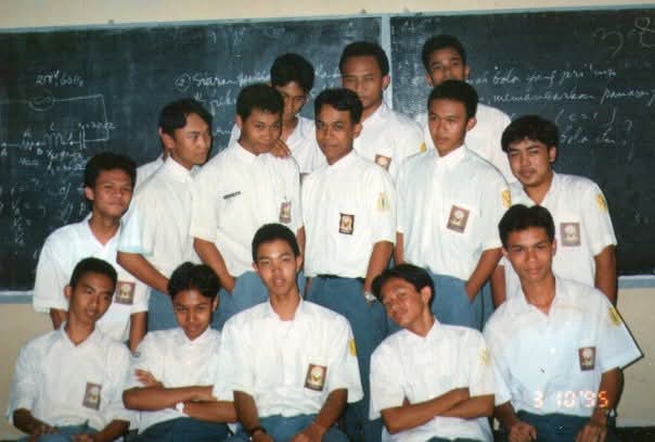 Belum ada keterangan foto