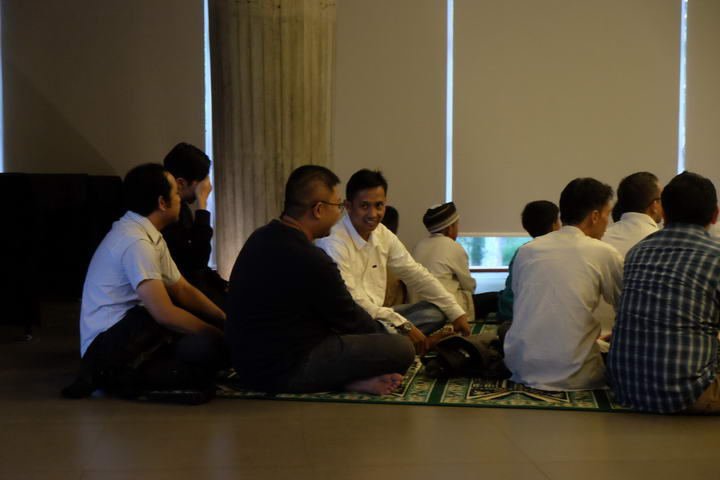 Belum ada keterangan foto